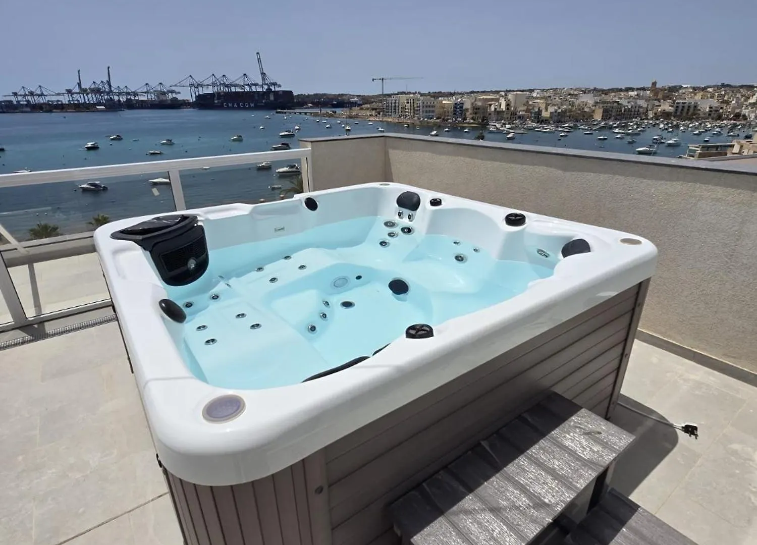 South32 Hotel Birżebbuġa